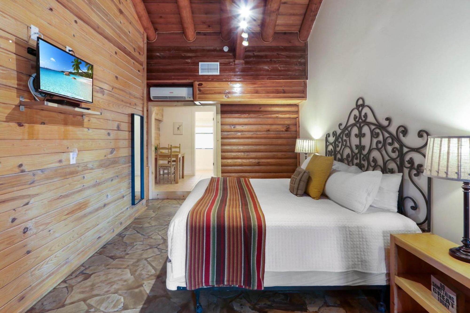 Wimberley Log Cabins Resort And Suites- Unit 3 Eksteriør bilde